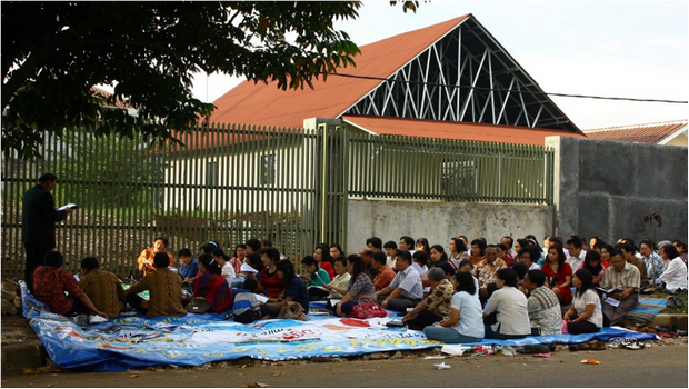 INDONÉSIE : 8 000 CHRÉTIENS EN FUITE